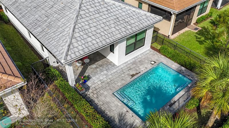 Image 42 of 47 For 16047 Key Biscayne Ln