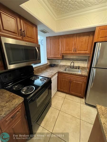 Image 11 of 23 For 1333 Hallandale Beach Blvd  113