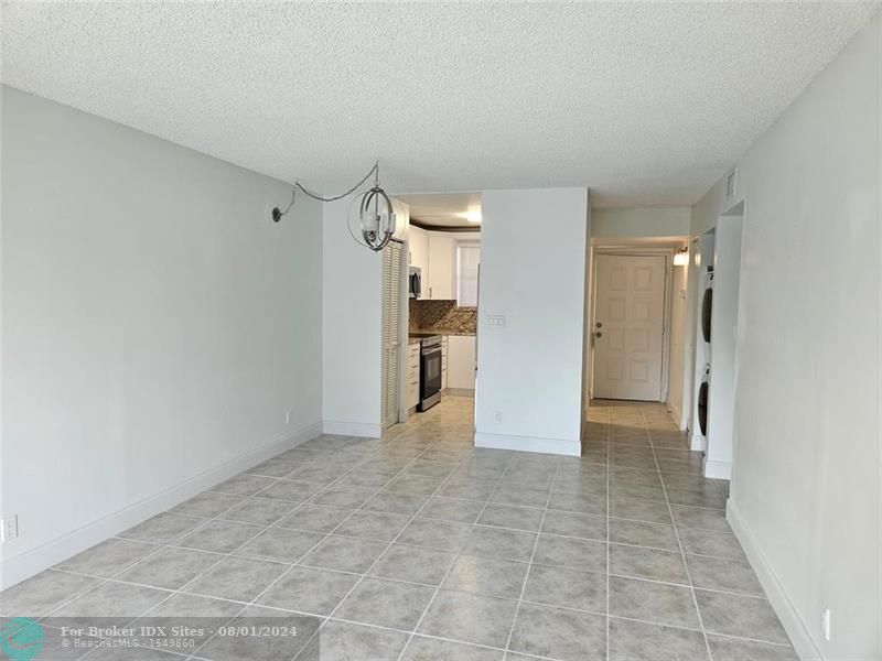 Image 17 of 31 For 11453 39th Ct  211-2