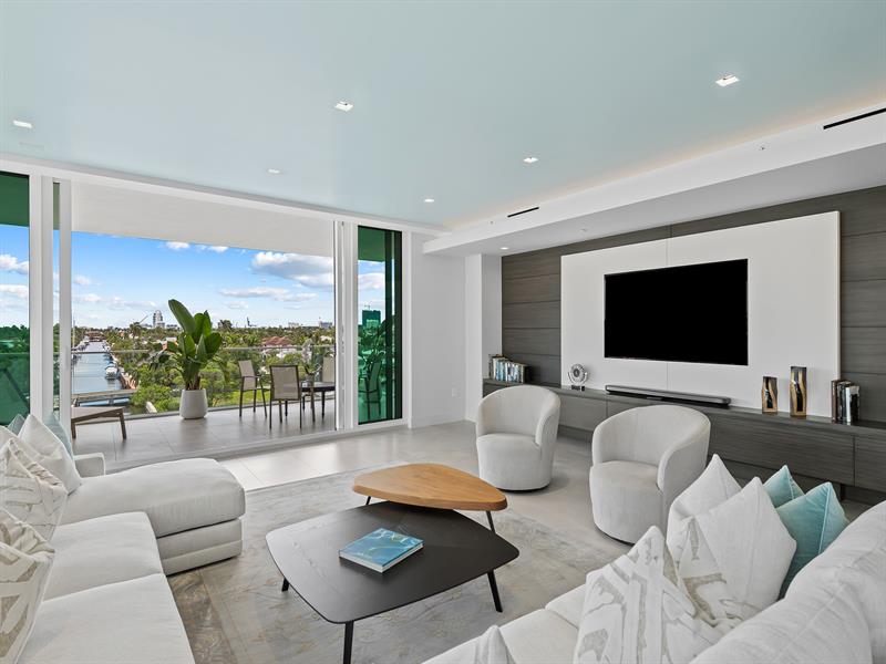 Image 2 of 43 For 353 Sunset Drive  Ph02