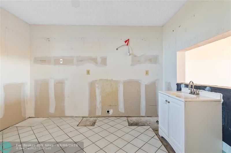 Image 4 of 24 For 2767 Carambola Cir  402