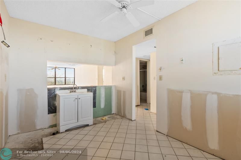 Image 8 of 24 For 2767 Carambola Cir  402