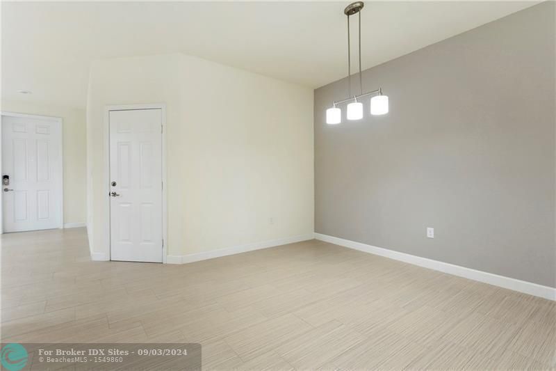 Image 7 of 20 For 10305 33rd Way  10305