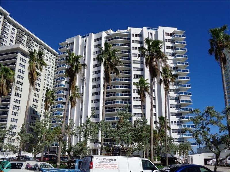 3430 Galt Ocean Dr  211