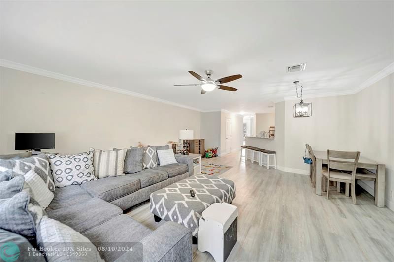 Image 15 of 53 For 10160 Royal Palm Blvd  506-5