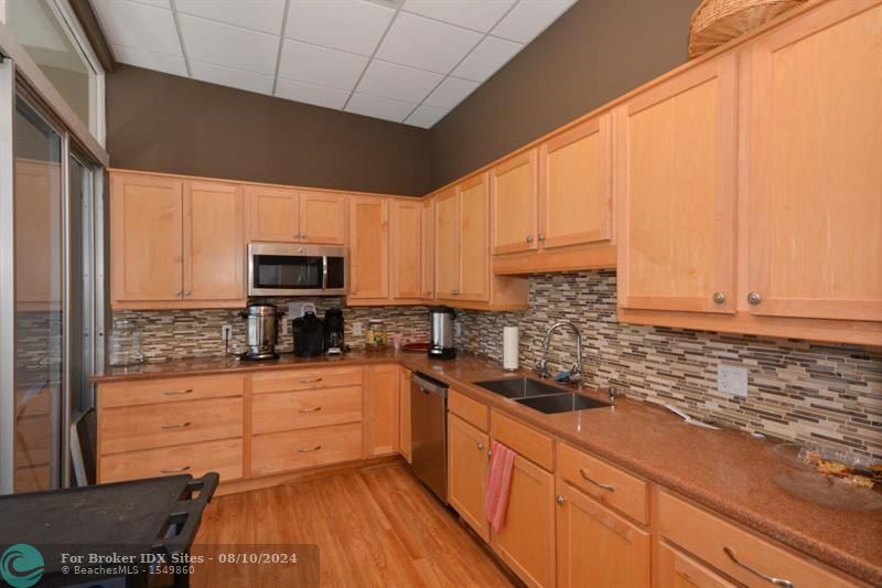 Image 11 of 46 For 1523 Hillsboro Blvd  336