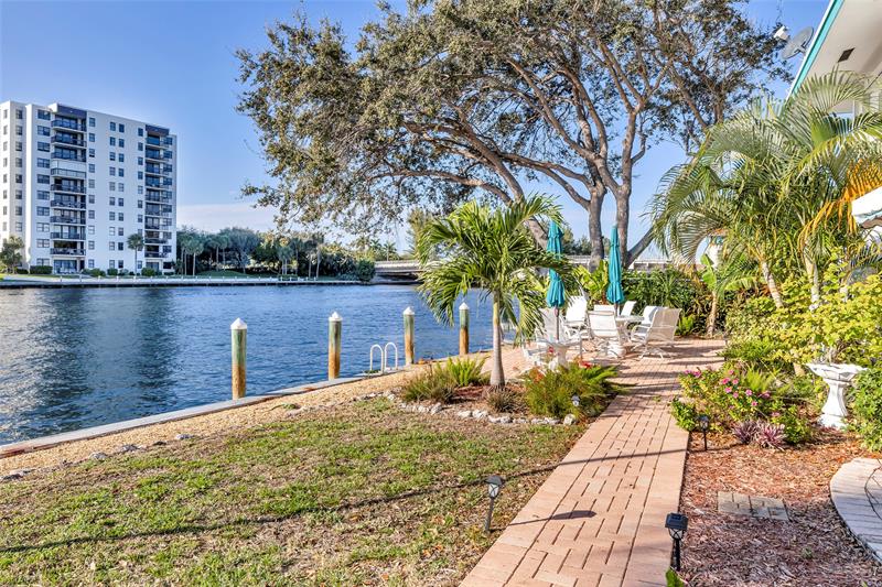 Image 30 of 41 For 1201 Riverside Dr  3