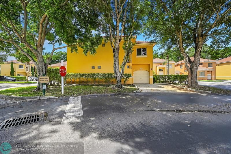 Details for 11285 Lakeview Dr  35-j, Coral Springs, FL 33071