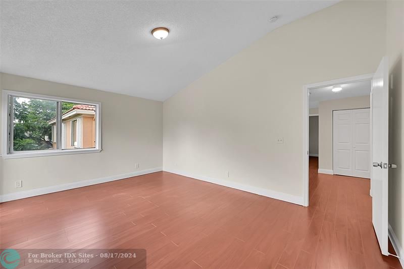 Image 24 of 48 For 11285 Lakeview Dr  35-j