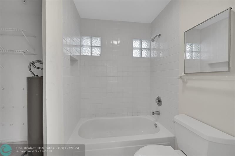 Image 31 of 48 For 11285 Lakeview Dr  35-j