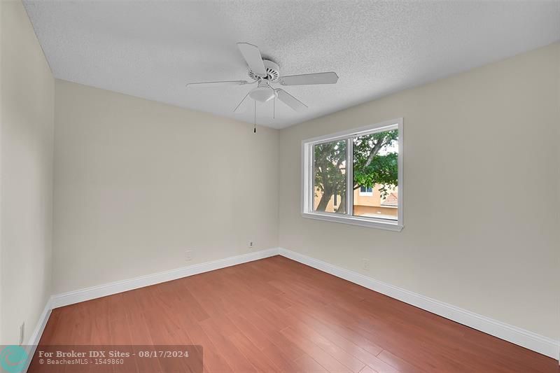 Image 32 of 48 For 11285 Lakeview Dr  35-j