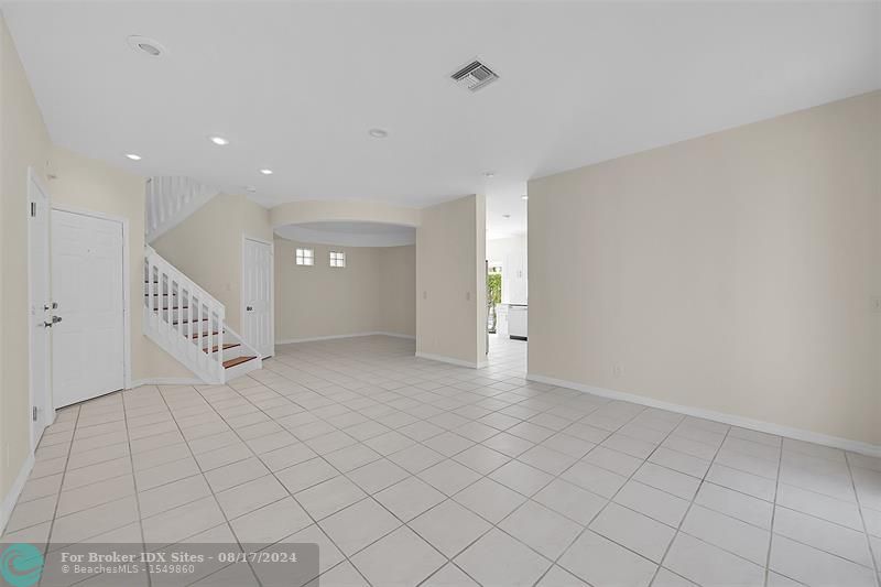 Image 6 of 48 For 11285 Lakeview Dr  35-j