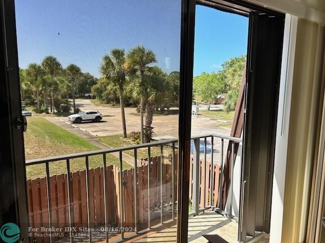 Image 17 of 68 For 5846 Riverboat Dr  319