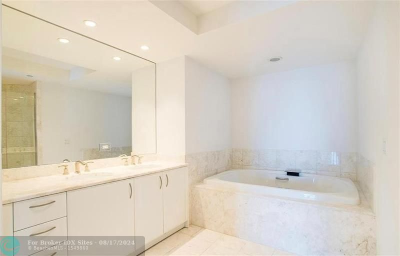 Image 11 of 20 For 1331 Brickell Bay Dr  1201