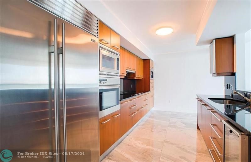 Image 5 of 20 For 1331 Brickell Bay Dr  1201