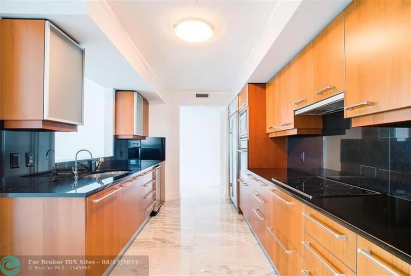 Image 7 of 20 For 1331 Brickell Bay Dr  1201