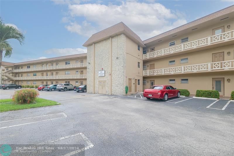 Image 46 of 60 For 5071 Oakland Park Blvd  209