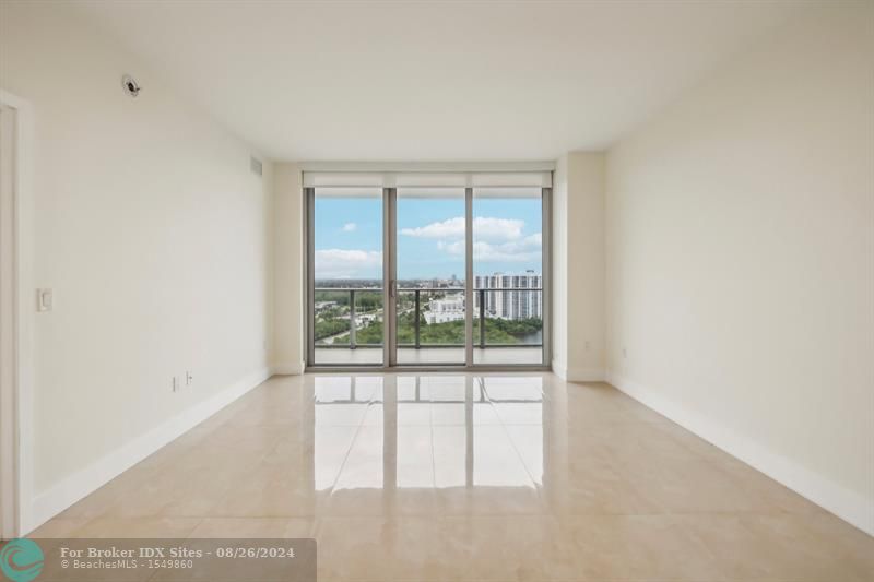 Image 11 of 44 For 16385 Biscayne Blvd  2606