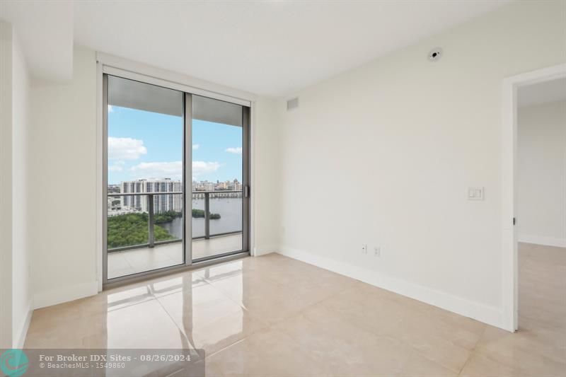 Image 12 of 44 For 16385 Biscayne Blvd  2606