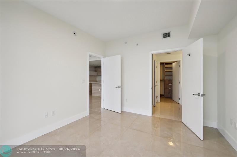 Image 13 of 44 For 16385 Biscayne Blvd  2606