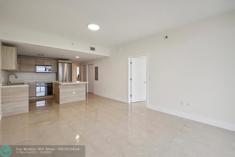 Image 16 of 44 For 16385 Biscayne Blvd  2606