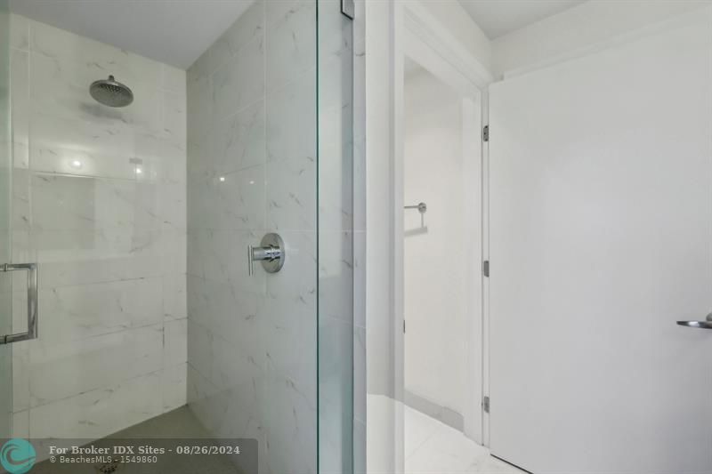 Image 17 of 44 For 16385 Biscayne Blvd  2606