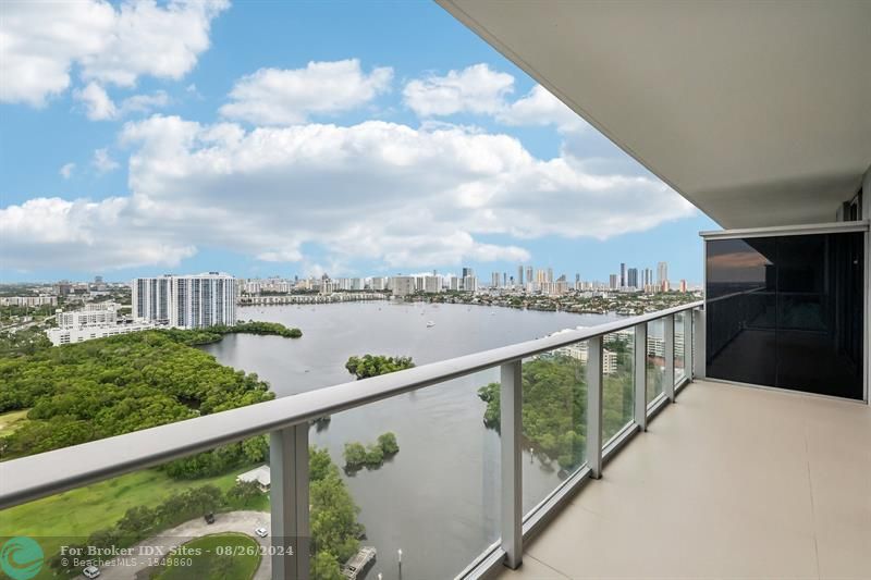 Image 2 of 44 For 16385 Biscayne Blvd  2606