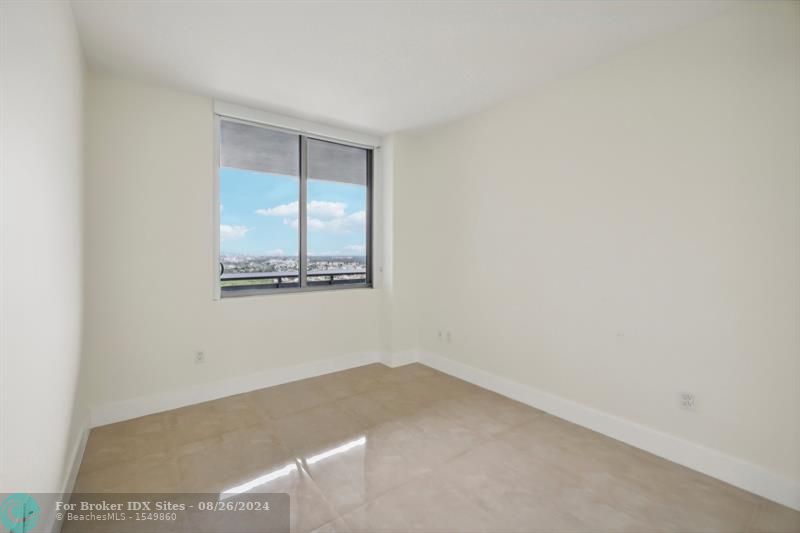 Image 21 of 44 For 16385 Biscayne Blvd  2606