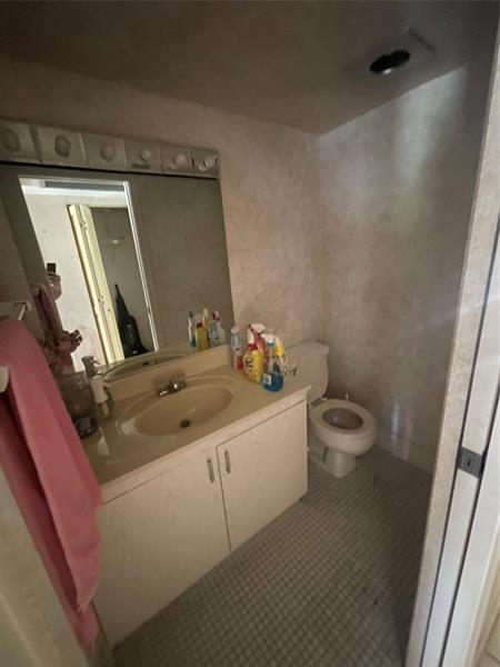 Image 9 of 11 For 2404 Antigua Cir  K2