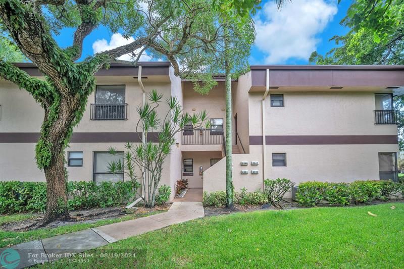 Image 6 of 32 For 2644 Carambola Cir  #1730