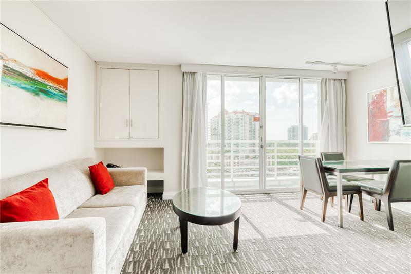 Image 3 of 18 For 2670 Sunrise Blvd  826