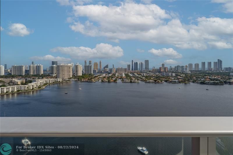 Image 17 of 79 For 17301 Biscayne Blvd  Ph 7