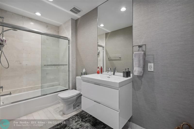 Image 46 of 79 For 17301 Biscayne Blvd  Ph 7