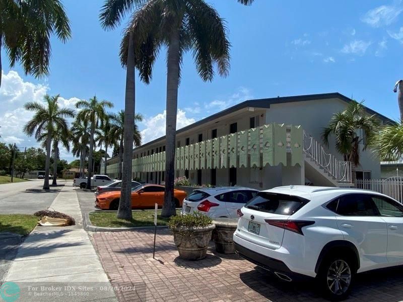 Listing Details for 980 170th St  106, Miami, FL 33162