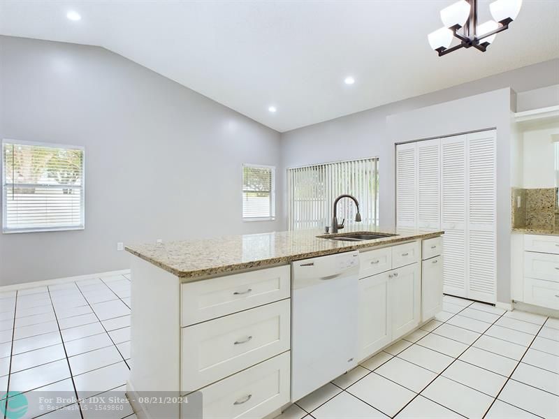 Image 15 of 40 For 12748 11th Ct