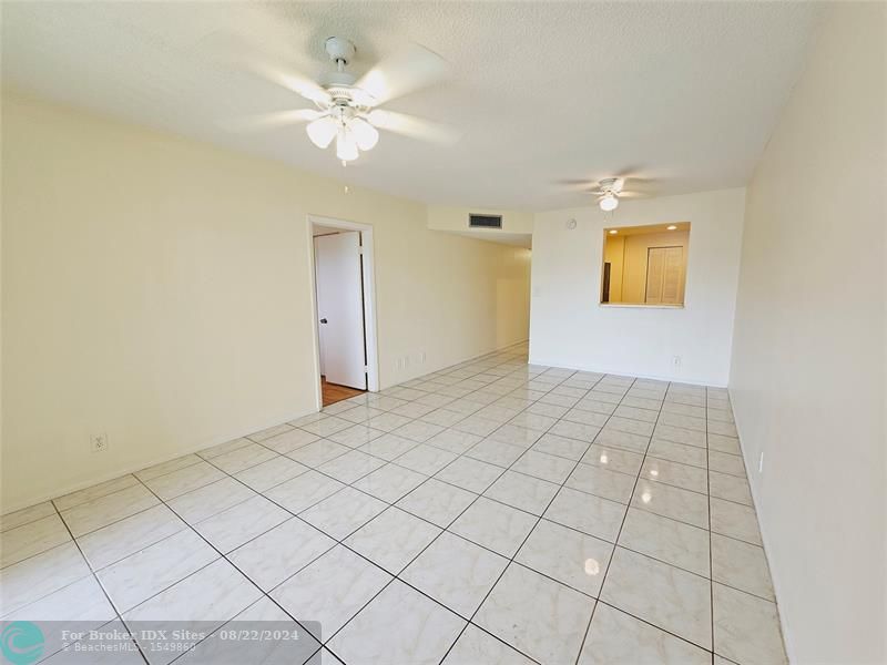 Image 3 of 18 For 8025 Colony Cir  203