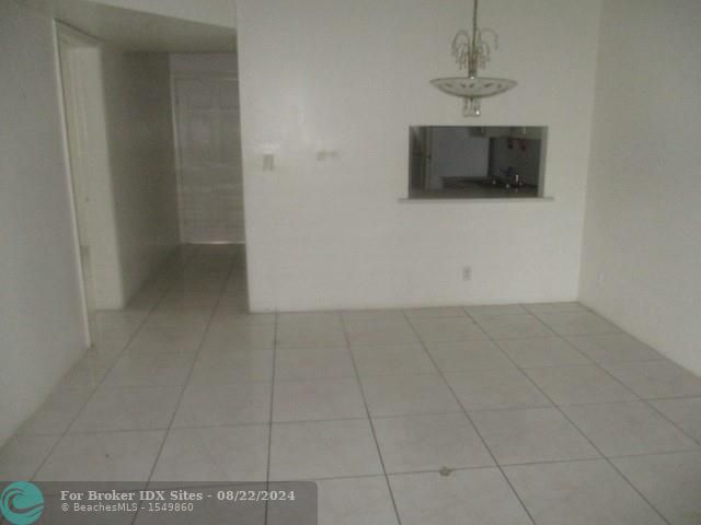 Image 6 of 11 For 2687 Garden Dr  212