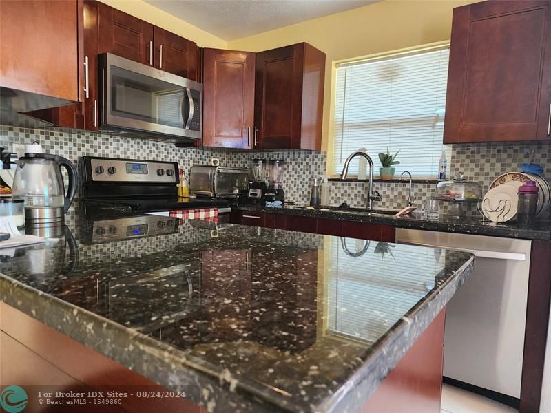 Details for 712 5th Ct  , Hallandale Beach, FL 33009