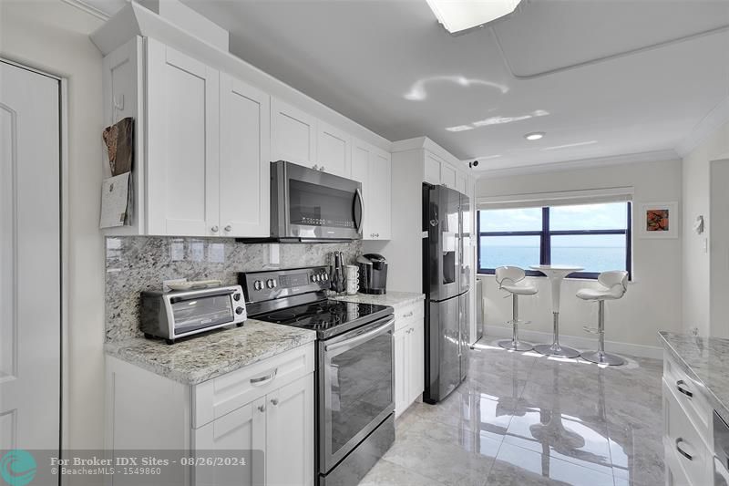 Image 8 of 47 For 1201 Ocean Dr  801n