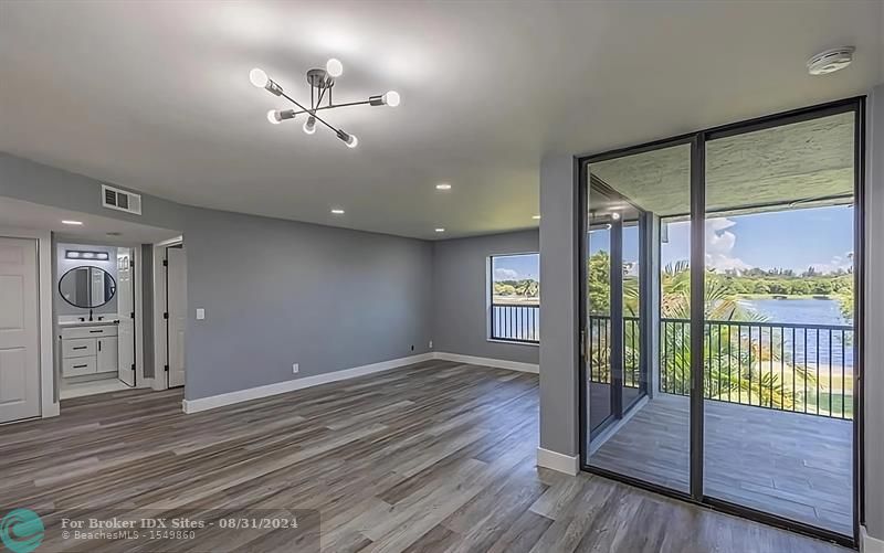 Image 7 of 17 For 2833 Carambola Cir S  19104