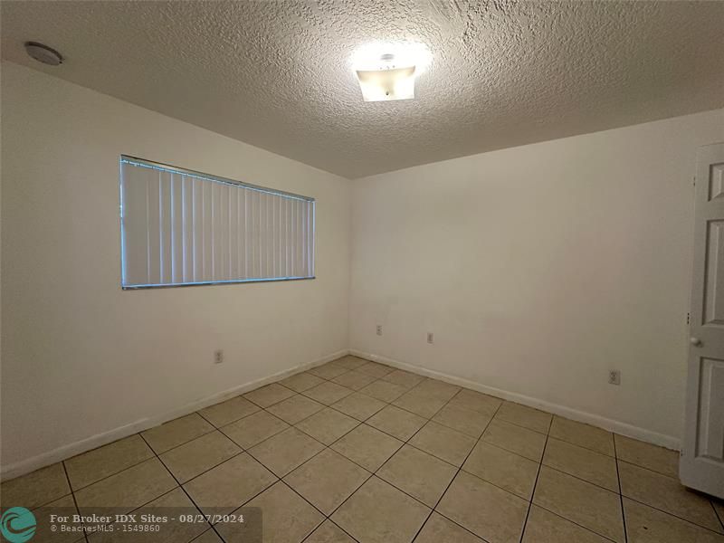 Image 10 of 19 For 7320 85th Ct  208