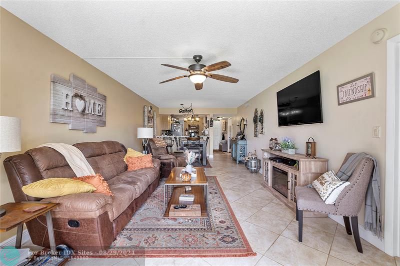 Image 8 of 14 For 6409 Coral Lake Dr  109