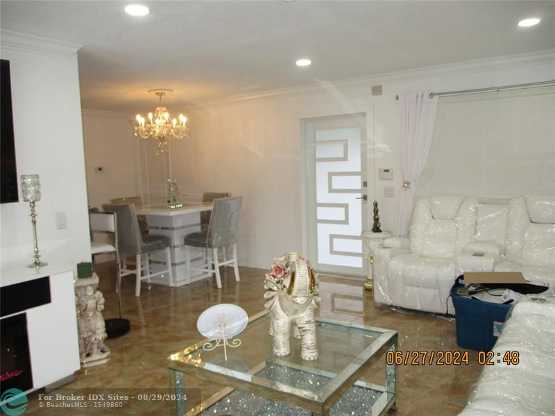 Image 4 of 19 For 9330 10 Street