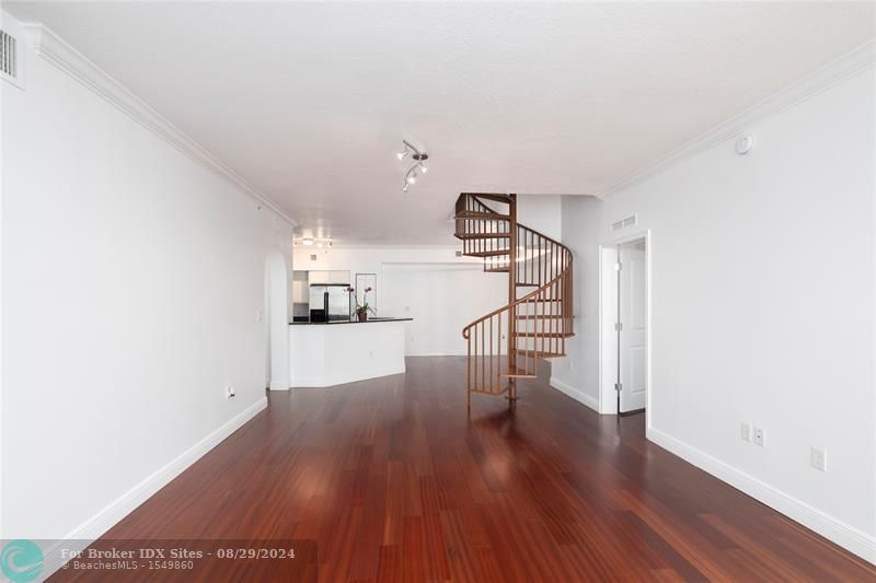 Image 12 of 29 For 225 1st St  403 Ph-03