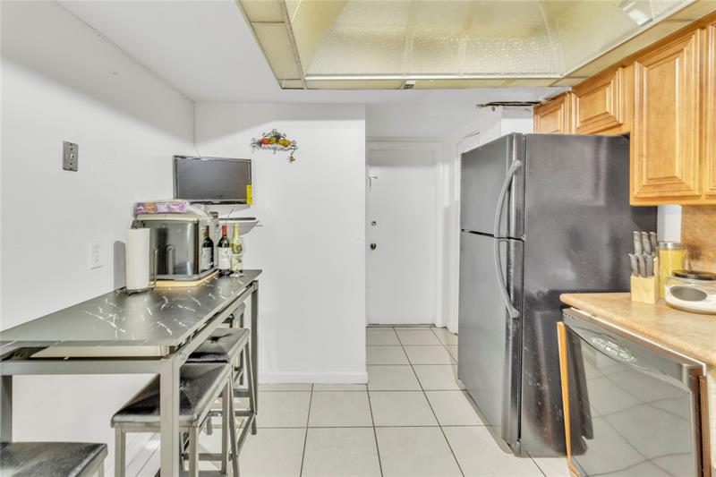 Image 10 of 17 For 5880 57th Ave  6