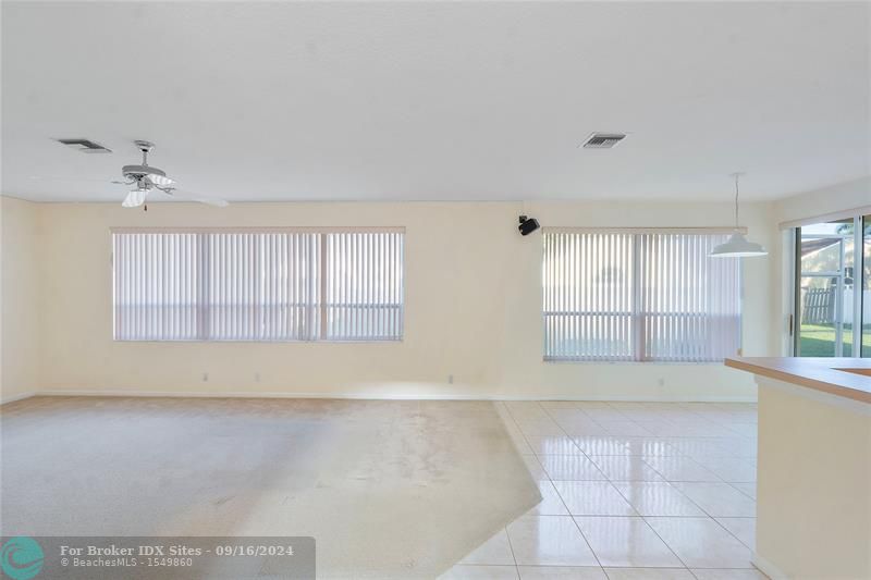 Image 18 of 58 For 10212 Allamanda Blvd