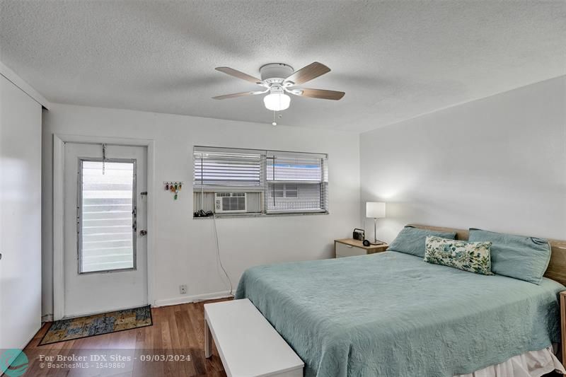 Image 15 of 18 For 2141 56th St  206