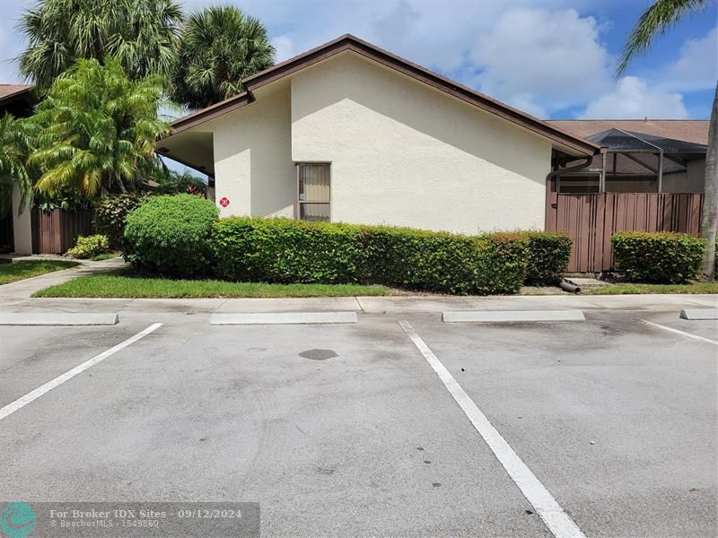 Image 23 of 41 For 2556 Carambola Cir  1843