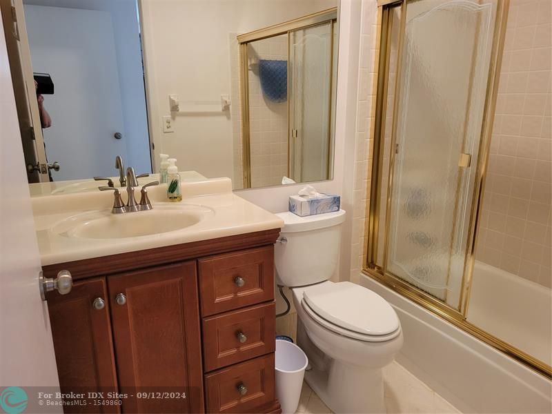 Image 24 of 41 For 2556 Carambola Cir  1843