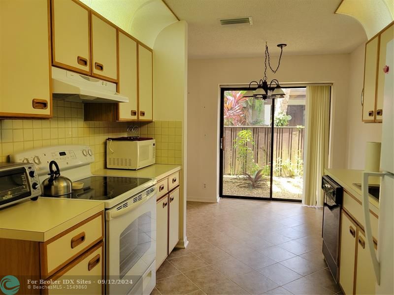 Image 9 of 41 For 2556 Carambola Cir  1843